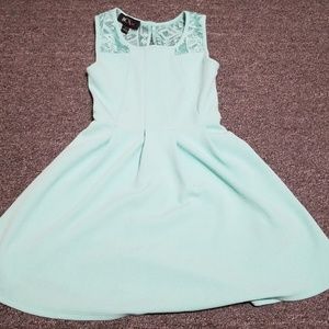 Girls Sleevless Dress with Lace Top Detail sz 7